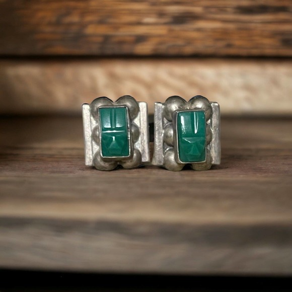 Vintage Marked Silver Carved Green Stone Earrings Screw Back Bubble Square - Picture 1 of 4